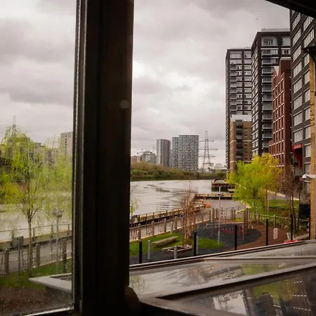 Loft Style Apartment Near O2, Abba Voyage, Excel Londra Esterno foto
