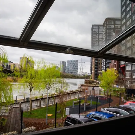 Loft Style Apartment Near O2, Abba Voyage, Excel Londra Esterno foto