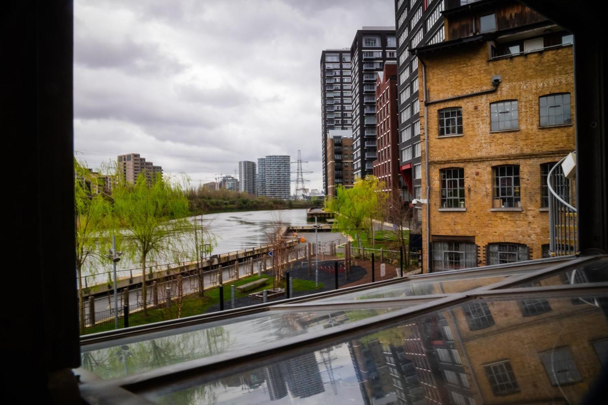 Loft Style Near O2, Abba Voyage, Excel Апартаменты