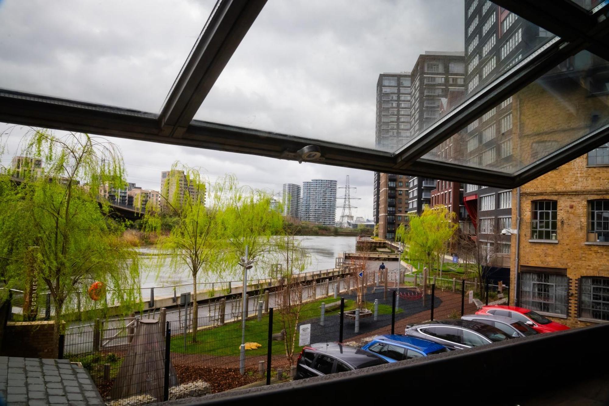 Loft Style Near O2, Abba Voyage, Excel Лондон